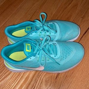 Nike Free RN Sneakers Youth Size